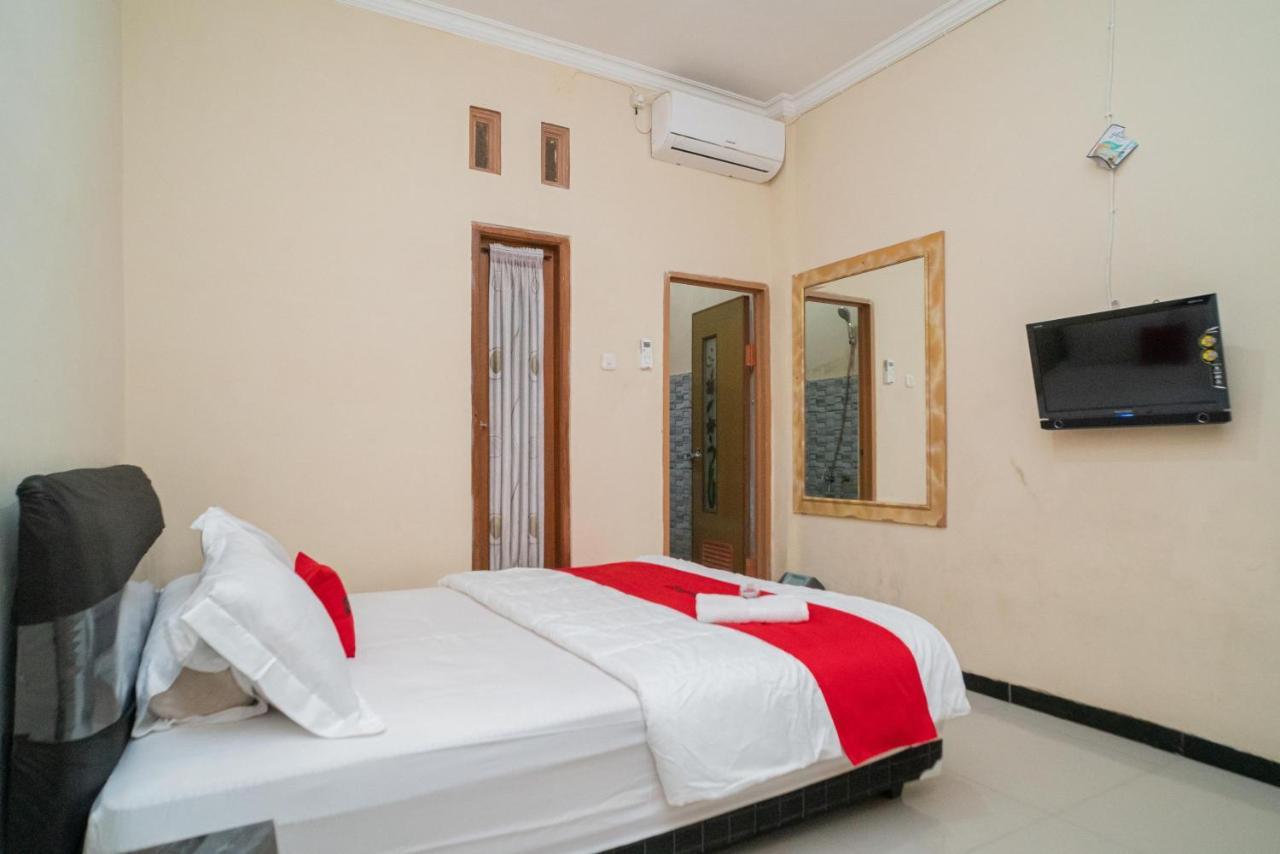 Reddoorz At Villa Akbar 3 Batu  Luaran gambar