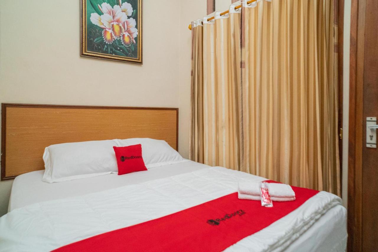 Reddoorz At Villa Akbar 3 Batu  Luaran gambar