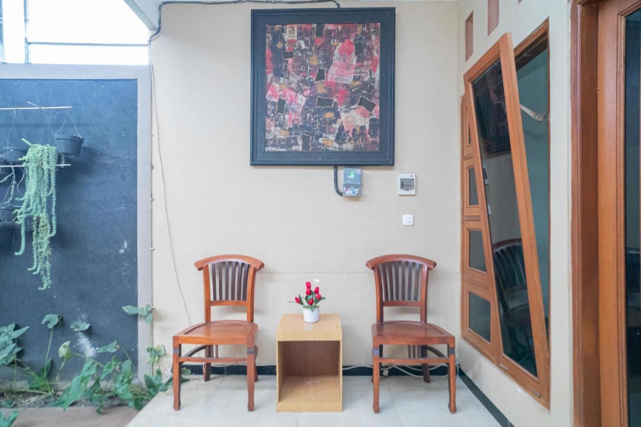 Reddoorz At Villa Akbar 3 Batu  Luaran gambar