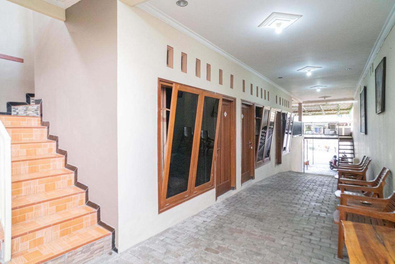 Reddoorz At Villa Akbar 3 Batu  Luaran gambar
