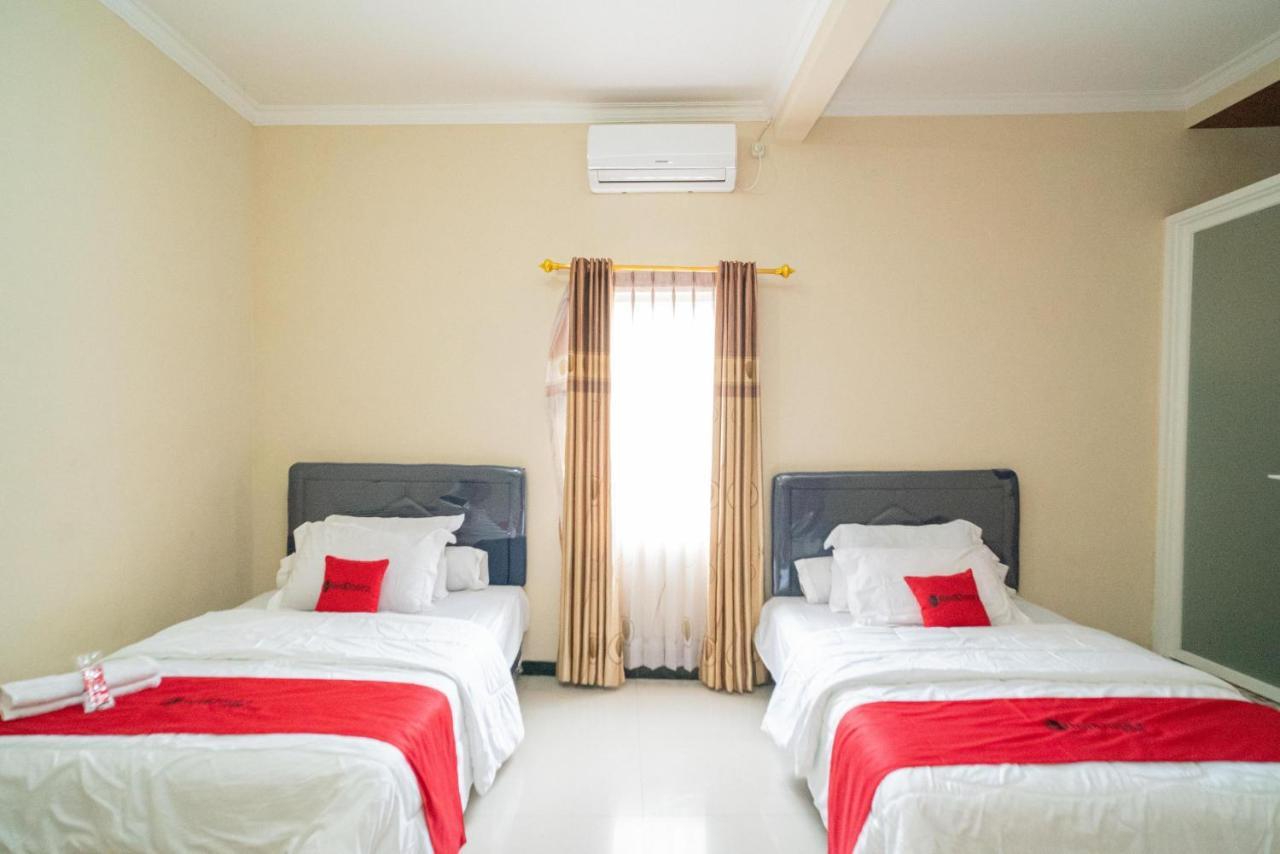 Reddoorz At Villa Akbar 3 Batu  Luaran gambar